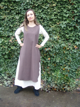 Mittelalterliches Überkleid "Magdalena" mit Bändel an den Seiten
